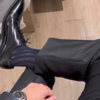 @狂人日基 亮面西裤配皮鞋丝袜 抖音