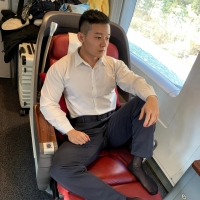 絲襪帥哥在高鐵上